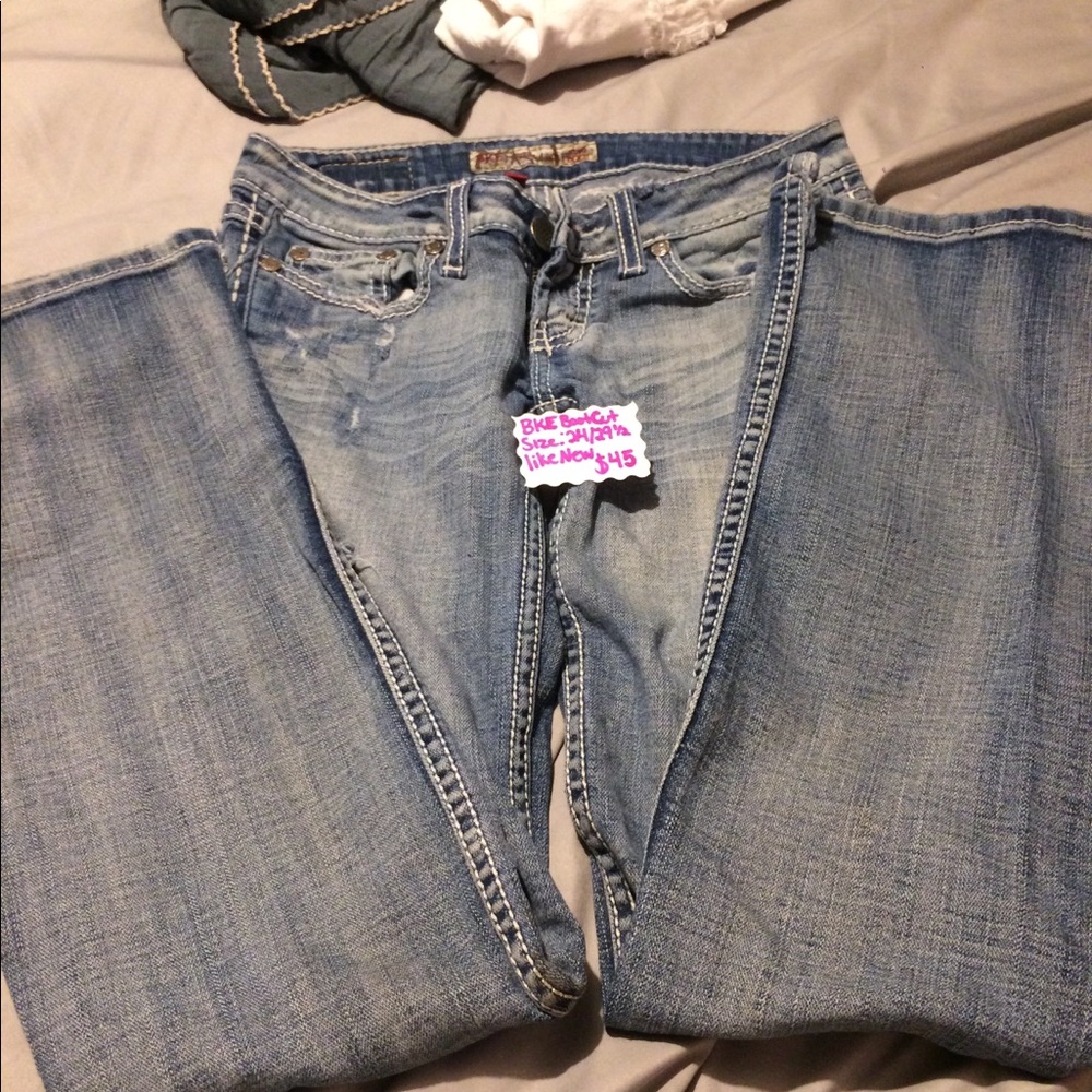 Buckle jeans